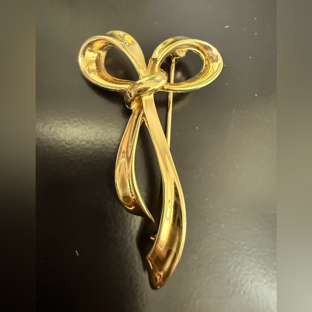 Vintage signed P.E.P. Erwin Pearl Gold tone Ribbon Pin Brooch estate